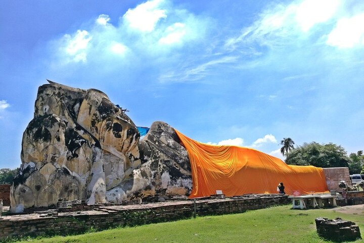 Temples of Ayutthaya group day tour